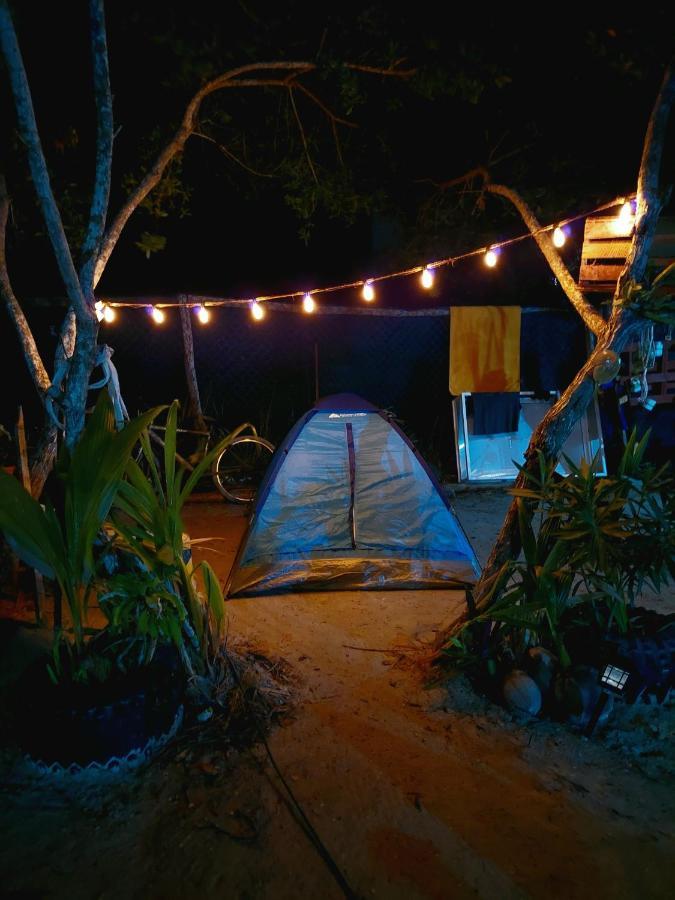 הולבוקס איילנד Casa De Los Santos Camping Y Eco Cabanas מראה חיצוני תמונה