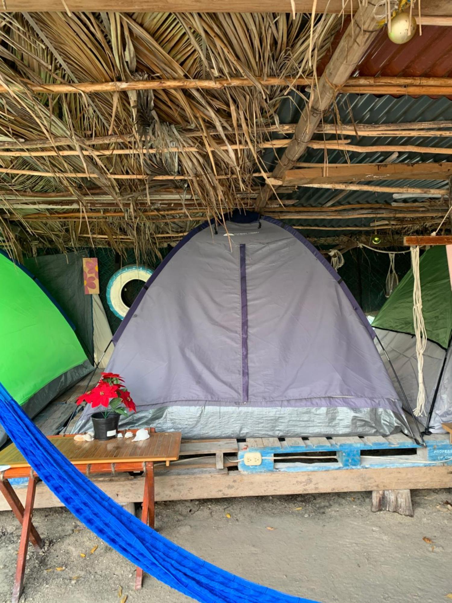 הולבוקס איילנד Casa De Los Santos Camping Y Eco Cabanas מראה חיצוני תמונה