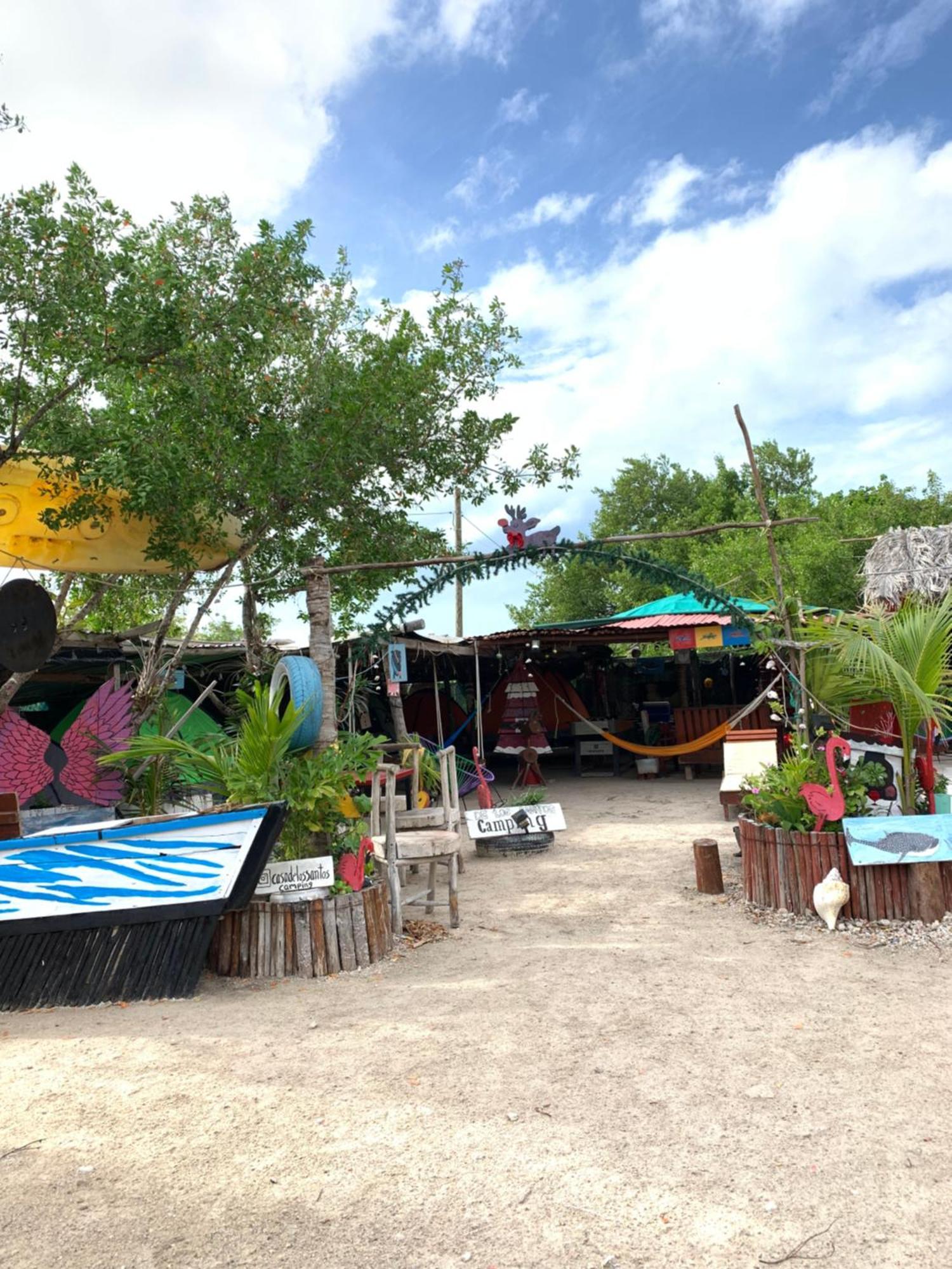 הולבוקס איילנד Casa De Los Santos Camping Y Eco Cabanas מראה חיצוני תמונה